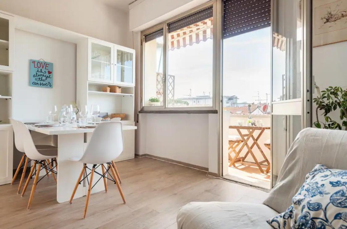 Seaside Apt Private Parking And Near The Beach ヴィアレッジョ エクステリア 写真